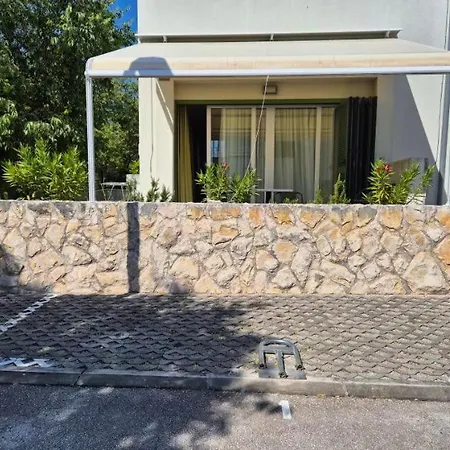 Melitta With Pool Access Petrcane
